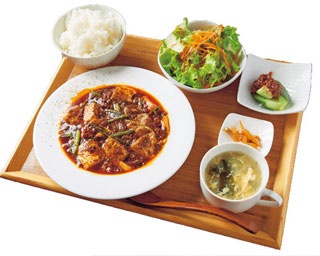 本格中華から創作中華までズラリ！自家製ラー油を使った「Kitchen HARU」の麻婆豆腐