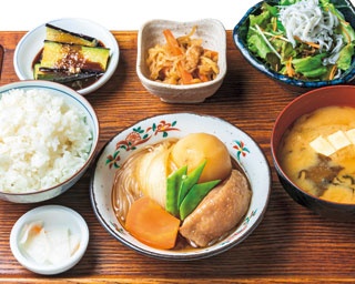 しっかり食べても699キロカロリー！スポーツ管理栄養士が監修する「八百屋とごはん しみず」の定食