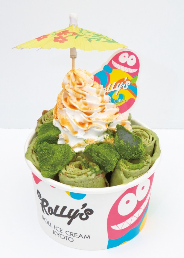 【写真を見る】京都の人気店「ROLLY’S ROLL ICE CREAM KYOTO」が名古屋に上陸！ 抹茶好きにはたまらない「宇治抹茶ワラビ」(842円)