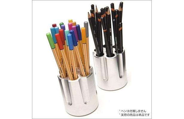 【画像】スロットにペンや鉛筆を立てるとこんな感じに！