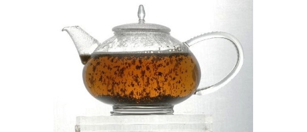 その後、茶葉が上下運動をする。これで色、味わい、香りがしっかりとしたブラックティーが完成