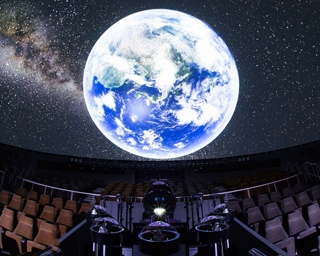 美しい星空と壮大な宇宙を体感！日立シビックセンター天球劇場でドーム映像番組を上映