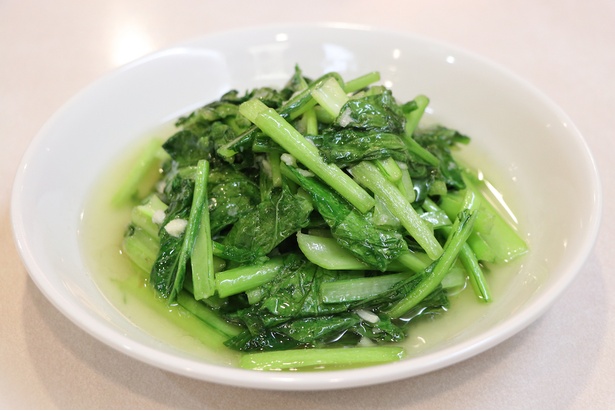 青菜炒め(680円)は、辛さたっぷりの料理の箸休めにもぴったり
