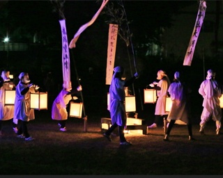 新潟県柏崎市で民話をモチーフにした｢狐の夜祭り｣が開催