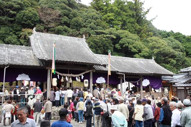 どぶろくを求めて全国から多くの人がやってくる