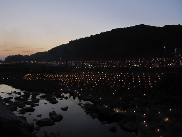 鹿児島県日置市で幻想的な炎がゆらめく 山神の響炎 ウォーカープラス