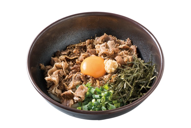 うどん満月(福岡県中間市) / 「肉月見ぶっかけ」(700円)