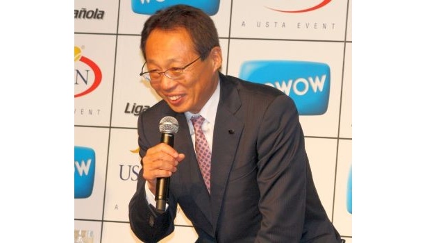 終始笑顔で会見にのぞんだ岡田監督