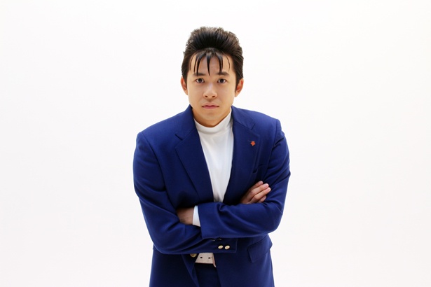 「日曜の夜にたくさん笑って、翌日から元気に過ごしてしてもらえたらうれしいです!」とアピールする太賀