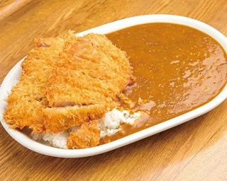 茅ヶ崎に残る老舗カレースタンドでなつかしのカレーを