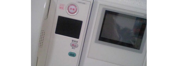 インターフォンの向こうには？(イメージ)