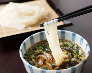 ランチにも〆にもおすすめ！福岡・筑豊で行くべき“うどん店”3選