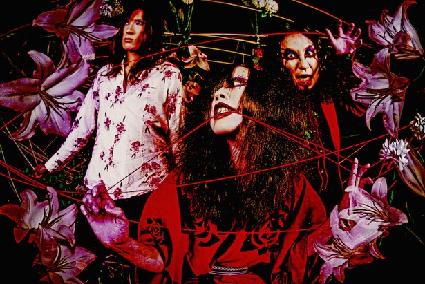 奇抜なルックスとは裏腹な純度の高いロックンロールを表現しているバンド・首振りDolls