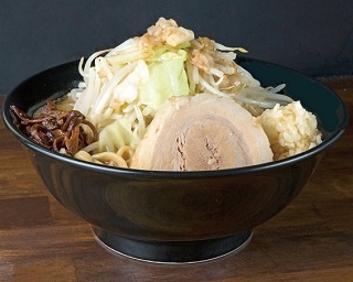 認められた店のみ使用できる醤油でG系の味を完全再現！川口の注目ラーメン店「アオイロー」