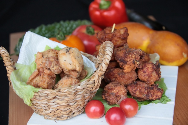 北海道本場のザンキを堪能しよう！「北海道ザンギ神島屋」の「醤油ザンギ・塩ザンギ」(各500円)ほか