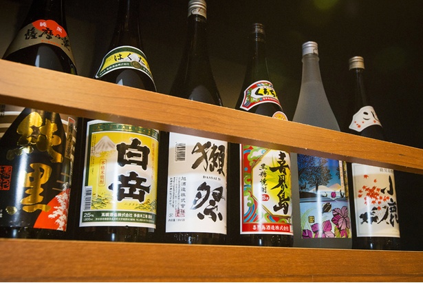 全国から仕入れた日本酒を豊富に揃える