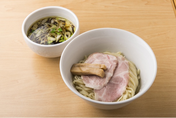 「つけ麺(800円)」は鶏100％のスープで麺はモッチリの熟成多加水麺