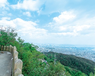 神戸市街が一望できる低山ハイク！「高取山」で名物茶屋の餃子＆おでんを堪能