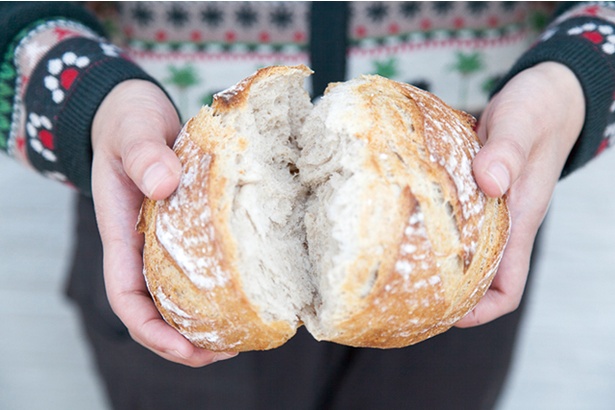 「コネット」のパン。季節に応じて、店主自慢の品が35～40種類並ぶ