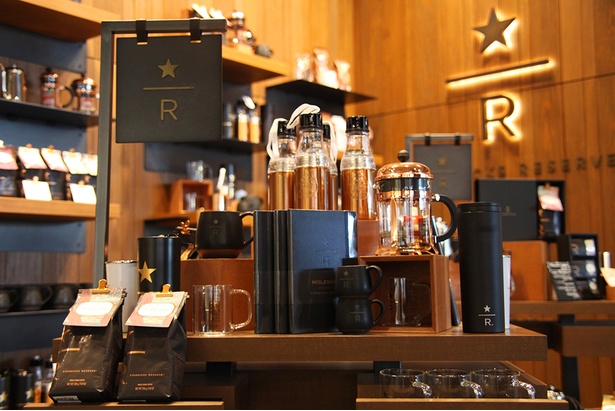 ｢スターバックスリザーブ(R)｣限定のアイテムも充実/スターバックス コーヒー なんばスカイオ3階店