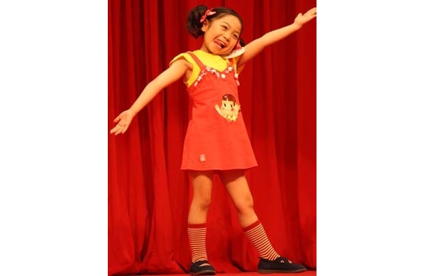 審査員特別賞の藤田更紗ちゃん(6歳)