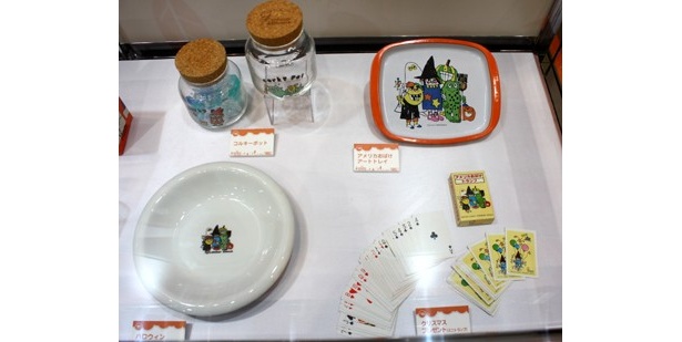 懐かしいグッズも年代ごとに展示