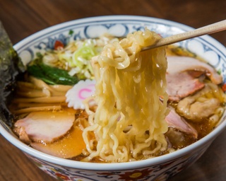 福島発の進化系白河ラーメン！ 多彩なチャーシューやトマト麺が秀逸