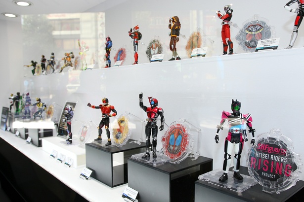 クウガからジオウまで歴代平成ライダーが勢揃い!