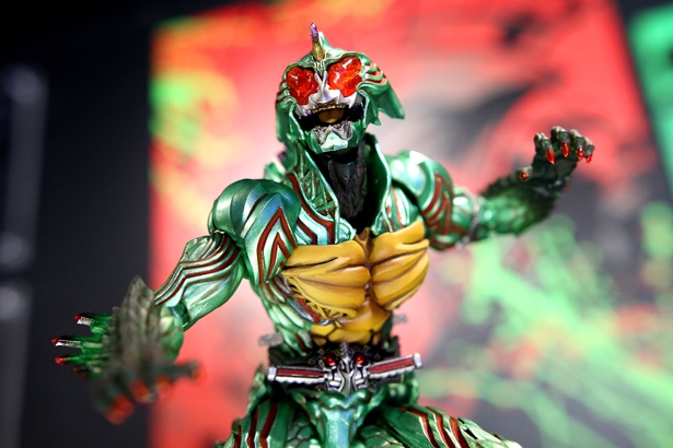 もはや不気味さすら漂う仮面ライダーアマゾンオメガ