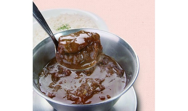 ジモトで実は一番人気だというビーフカレーは東京初登場。柔らか～い道産牛肉がゴロリ(伊勢丹新宿店/南家のビーフカレー)