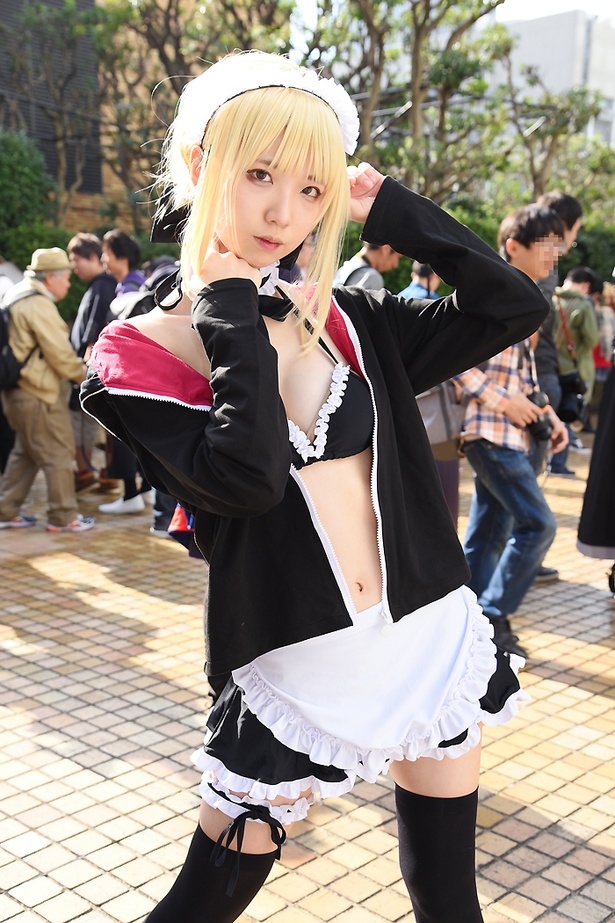 『Fate/Grand Order』のアルトリア・ペンドラゴン[オルタ]に扮する猫練乳さん