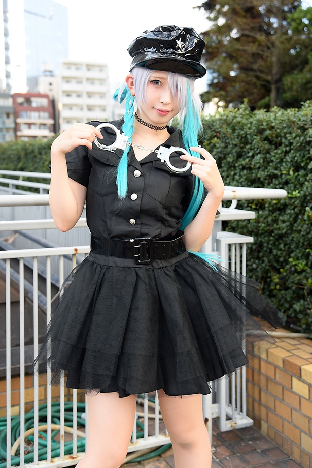 オリジナル衣装で『池袋ハロウィンコスプレフェス』に参加した鈴さん