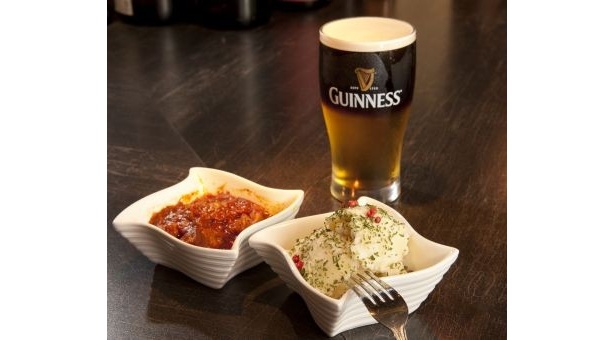 ギネスと絶品メニューを堪能できる「新宿バール」(東京・西新宿)