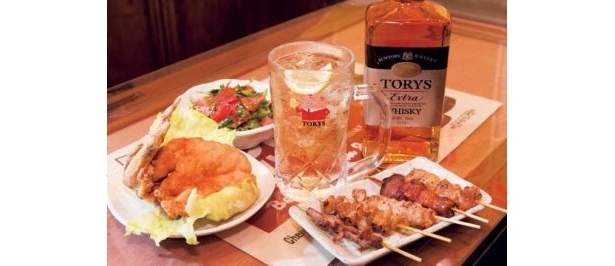 【写真】絶品鶏肉メニューと「トリハイ」でカンパ～イ♪