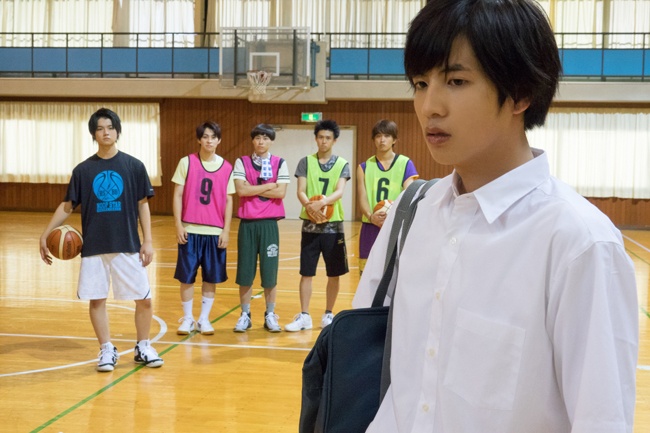 親友をイジメから救ったことで自らも標的となりバスケの強豪校から転校してきた陽一
