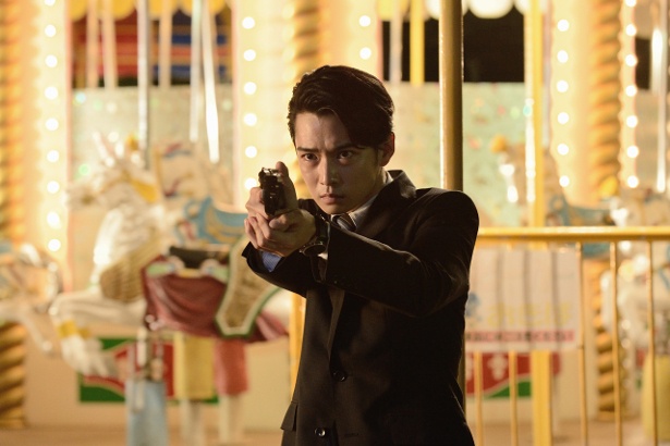 ハードボイルドもおまかせ!『スマホを落としただけなのに』では刑事役を熱演