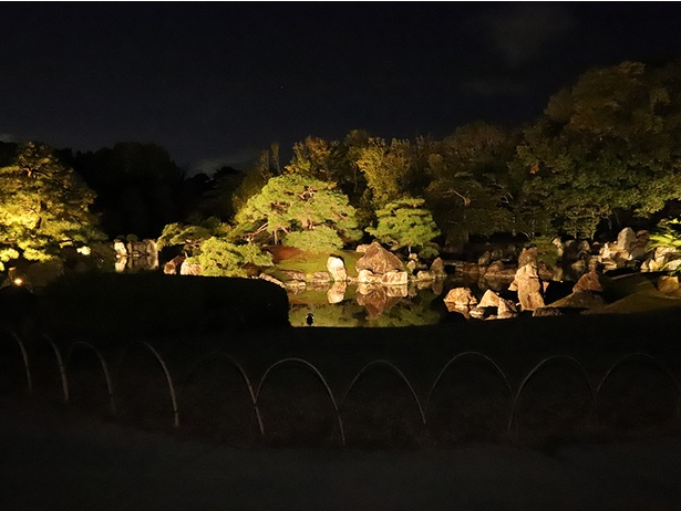 特別名勝「二の丸庭園」をライトアップ