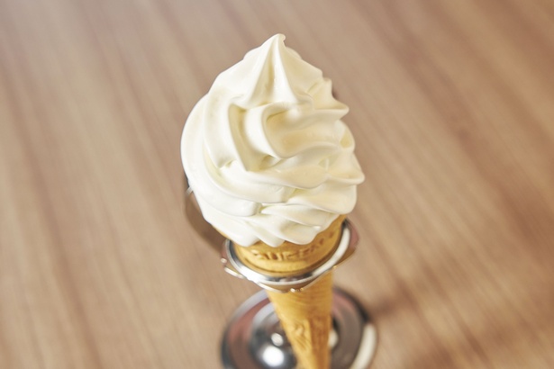 ｢伊都物語 ソフトクリーム｣(400円)。糸島産のミルク｢伊都物語｣は濃厚で美味