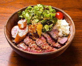 ワイルド＆フォトジェ肉！埼玉のラーメン界に新風を巻き起こした新店1位「Handicraft Works」