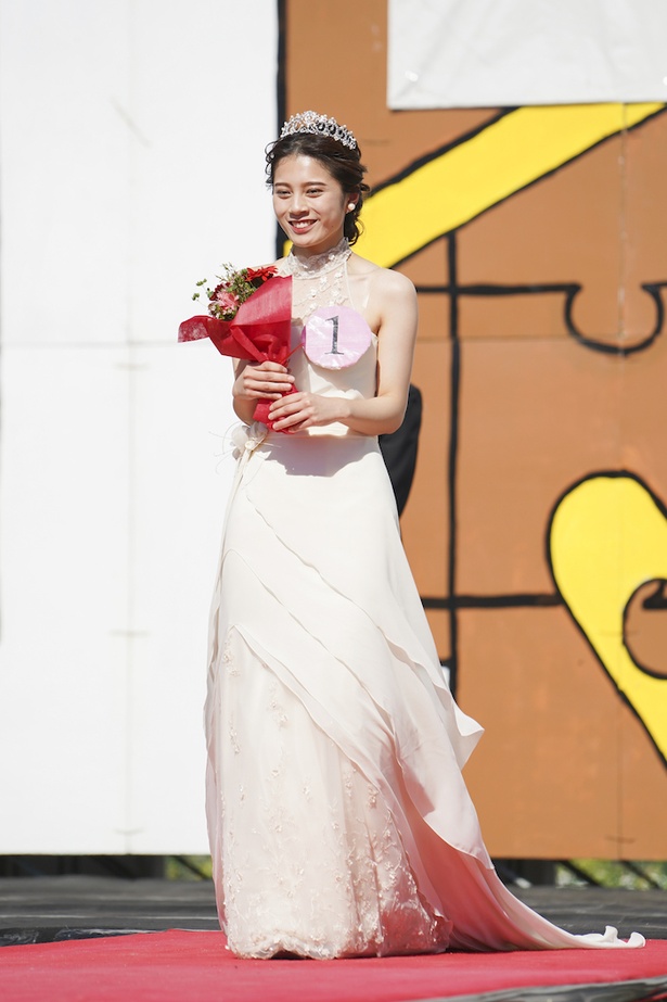 「Miss＆Mr Fukudai Contest」のファイナリストに選ばれた美女。エントリーNo.1、商学部商学科3年の江藤由羽さん