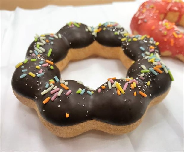 「ポン・デ・リース」の「チョコレートスノー」(各151円/2種)