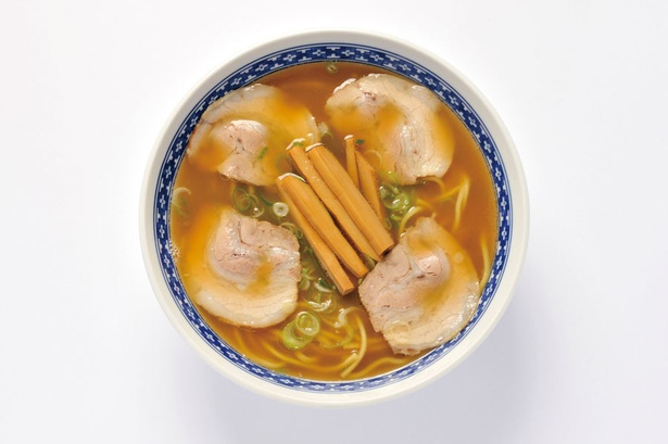 らあめんや 富滋味 / 「らあ麺『松』」(800円)。コク深くあっさりとしたスープは最後の一滴まで飲み干したい
