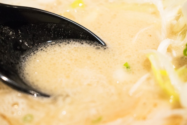 トロッとした舌ざわりのスープは、コクがある優しい味わい