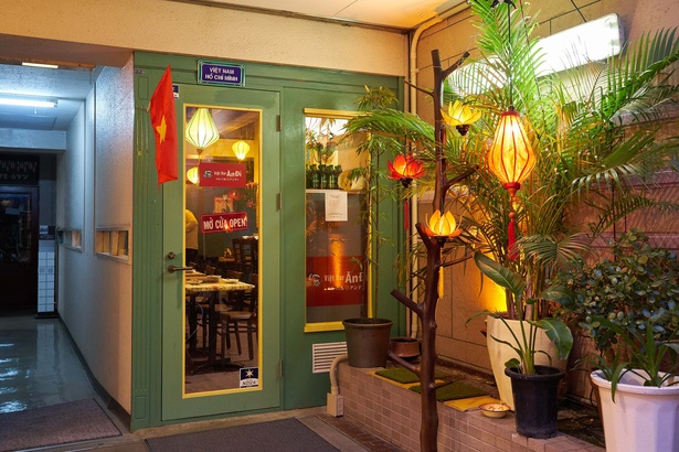 ｢ベトナム料理 ベトバル★アンディ｣。福岡随一の繁華街・大名のド真ん中と好立地