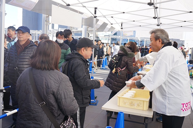 トツカーナモールでは2019年1月2日(水)・3日(木)に先着500人にスープなどを振る舞う