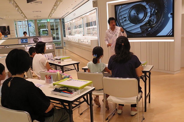 「組み立て教室」の様子