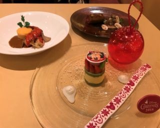 ディズニーホテルXmas料理はキュートな飴細工に視線集中！