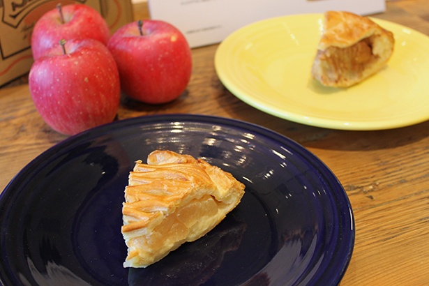 アップルパイは季節ごとに常時8種類ほどが店頭に並ぶ