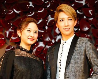熊本出身・真風涼帆が凱旋公演！宝塚宙組トップコンビが博多座2月公演への意気込みを語る