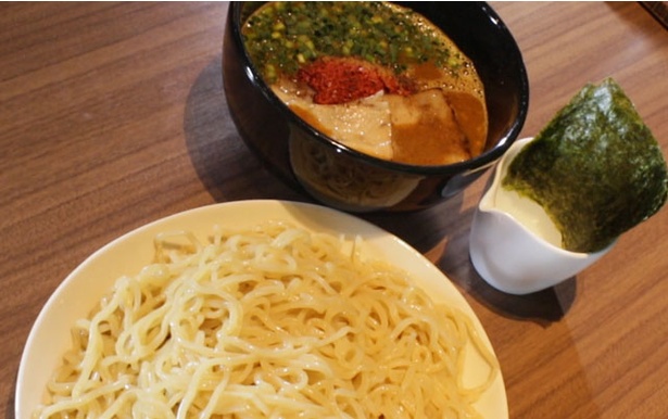 「魚介豚骨スパイスカレーつけ麺」